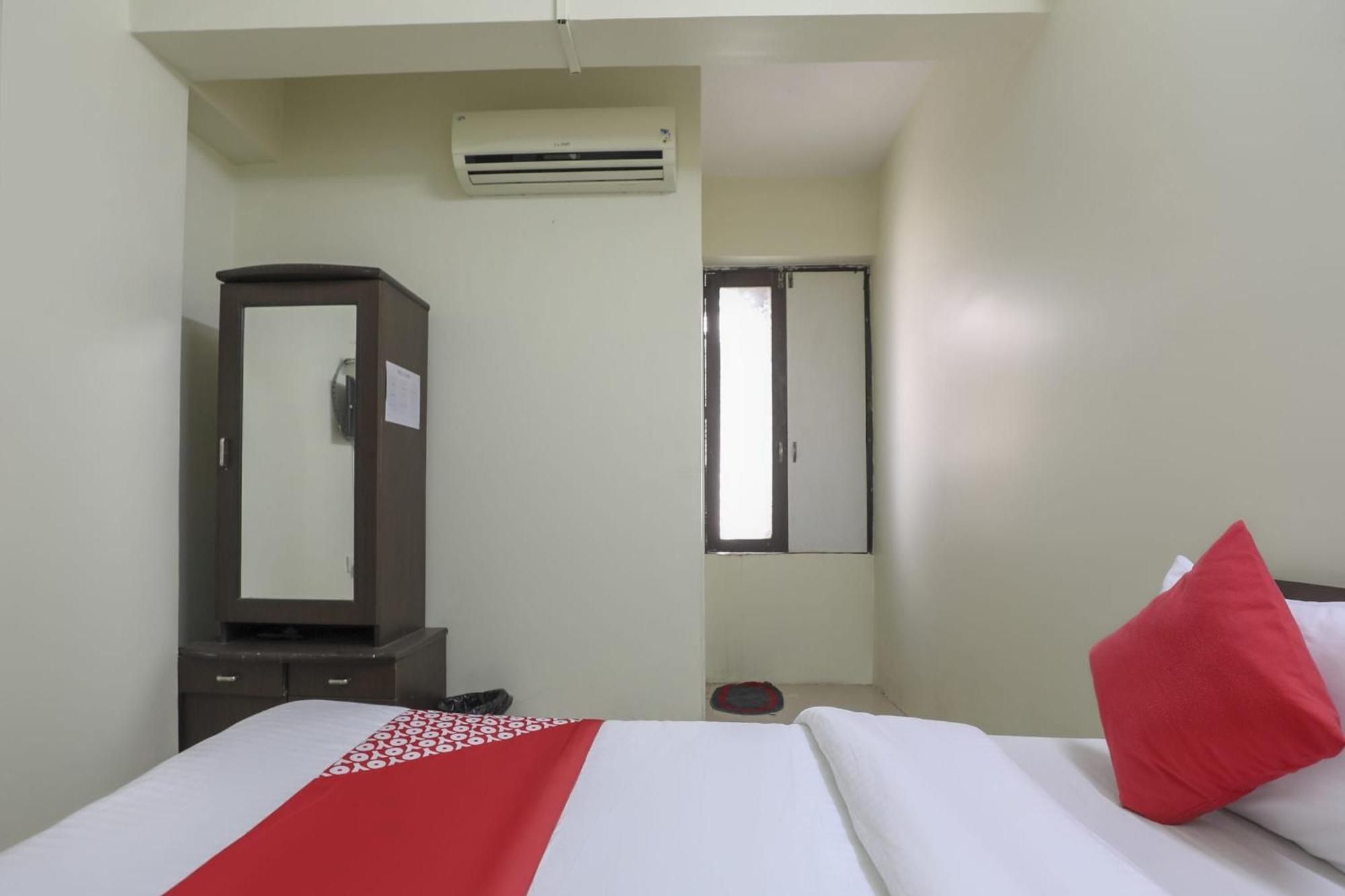 Collection O Shyam Vatika Banquet And Rooms Σουράτ Εξωτερικό φωτογραφία